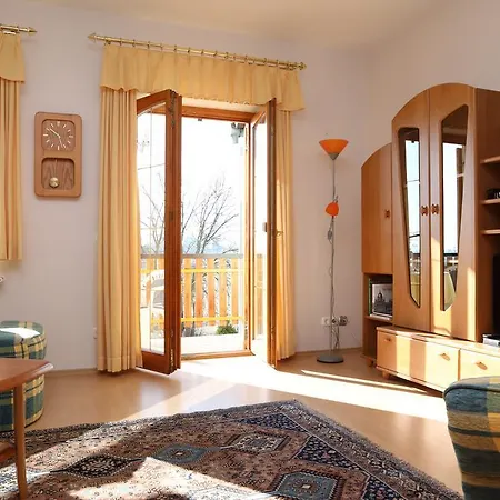 Apartment Apartman Irisz