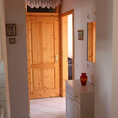 Apartman Irisz Apartment *